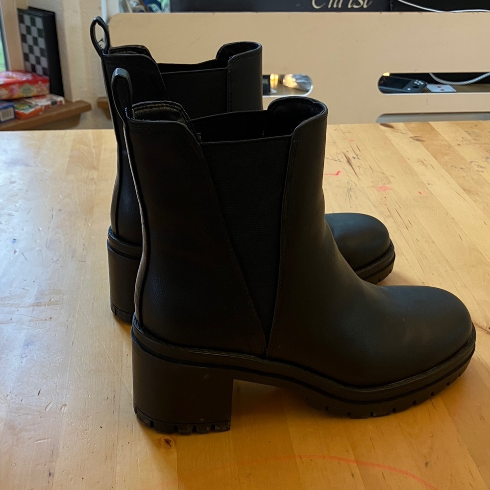 Mia Black Leather Boots